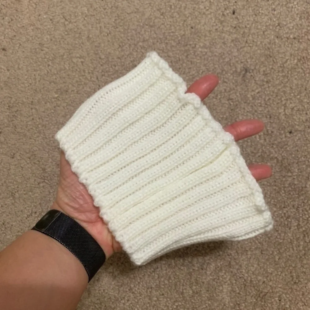 Knit open Cream Head‎ wear for cold weather